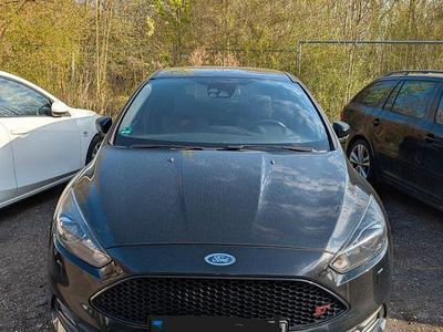 Begagnad Ford Focus ST 250 HK (183 kW) 2018 Svart Sedan