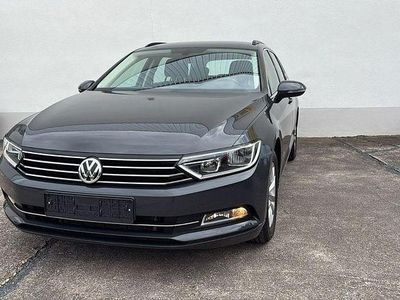 Grau Gebraucht 2017 VW Passat Comfortline Kombi | 12.999 € (Fairer Preis)