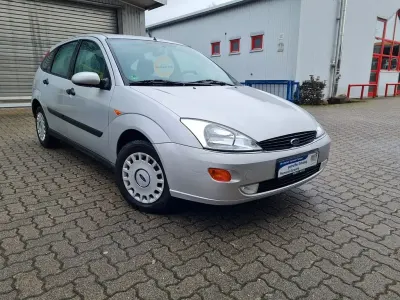 Gebraucht Ford Focus 101 PS (74 kW) 2001 Silber Limousine