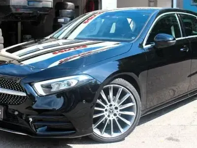 Gebraucht Mercedes A180 AMG line 136 PS (100 kW) 2020 Schwarz Limousine