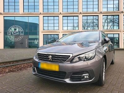 Grau Gebraucht 2018 Peugeot 308 Kombi | 9.500 €