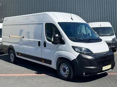 Second-hand Peugeot Boxer 176 CP (129 kW) 2024 Alb Van