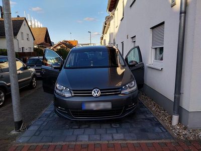 Gebraucht VW Sharan 150 PS (110 kW) 2016 Silber Van / Kleinbus