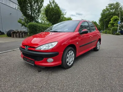 Gebraucht Peugeot 206 Tendance 75 PS (55 kW) 2007 Rot Limousine