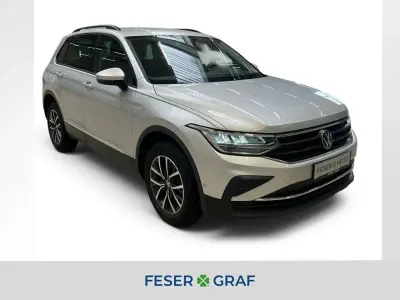 Gebraucht VW Tiguan Life 245 PS (180 kW) 2022 Reflexsilber SUV