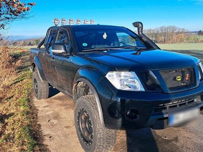 Second-hand Nissan Navara 190 CP (139 kW) 2011 Negru Pickup