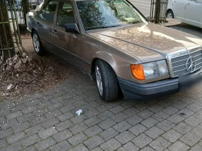 Gebraucht Mercedes 230 179 PS (131 kW) 1988 Grau Limousine