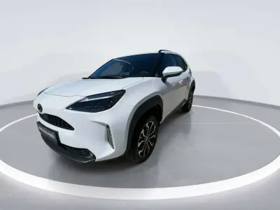 Neu Toyota Yaris Cross Team 131 PS (96 kW) 2026 Weiß SUV