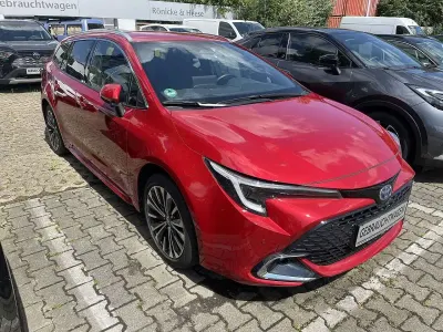 Gebraucht Toyota Corolla Team 196 PS (144 kW) 2024 Rot Kombi