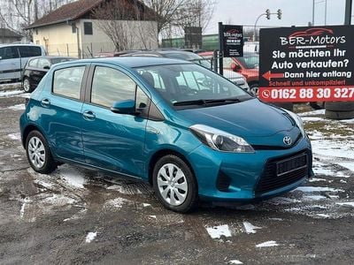 Gebraucht Toyota Yaris Club 101 PS (74 kW) 2012 Blau Kleinwagen