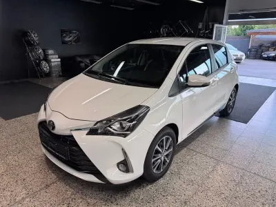 Gebraucht Toyota Yaris Club 111 PS (81 kW) 2019 Weiß Limousine