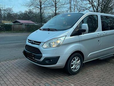 Gebraucht Ford Tourneo 170 PS (125 kW) 2016 Silber Van / Kleinbus