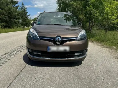 Gebraucht Renault Grand Scénic III 132 PS (97 kW) 2013 Braun Van / Kleinbus