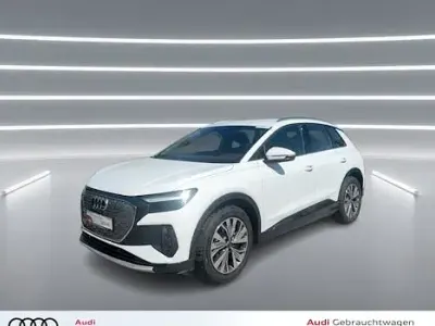 Gebraucht Audi Q4 e-tron Advanced 150 kW (204 PS) 2023 Gletscherweiß metallic SUV