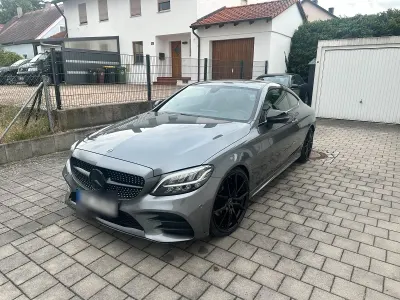 Gebraucht Mercedes C220 194 PS (142 kW) 2018 Grau Coupé