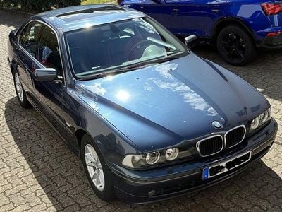 Gebraucht BMW 525 163 PS (119 kW) 2002 Blau Limousine