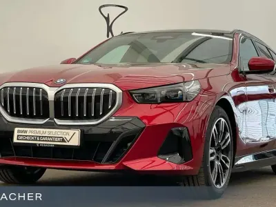 Gebraucht BMW 550e M Sport 489 PS (359 kW) 2025 Rot Limousine
