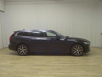 Usata Volvo V60 Momentum 190 CV (139 kW) 2020 Nero Station wagon