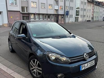 Usata VW Golf VI 122 CV (89 kW) 2009 Blu Utilitaria
