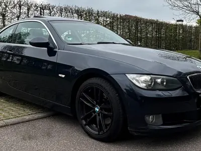 Gebraucht BMW 325 218 PS (160 kW) 2008 Blau Coupé