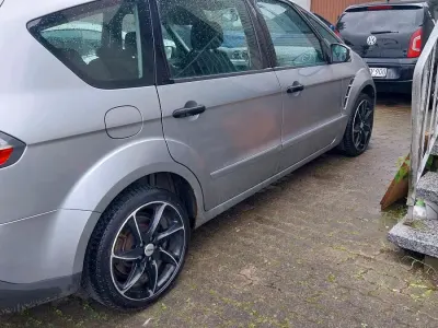 Używany Ford S-MAX S 146 KM (107 kW) 2008 Srebrny Minivan