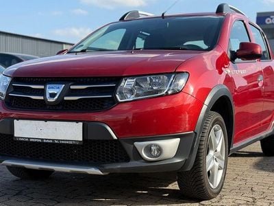 Gebraucht Dacia Sandero Stepway 90 PS (66 kW) 2014 Rot Limousine