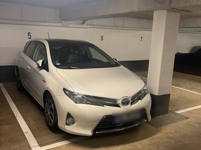 Toyota Auris Hybrid