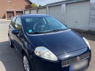 Second-hand Fiat Grande Punto 77 CP (56 kW) 2009 Albastru Hatchback