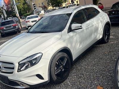 Mercedes GLA220