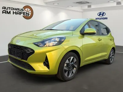 Gebraucht Hyundai i10 Trend 84 PS (61 kW) 2024 Grün Kleinwagen