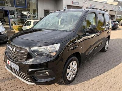 Second-hand Opel Combo Life Ultimate 131 CP (96 kW) 2023 Negru Monovolum