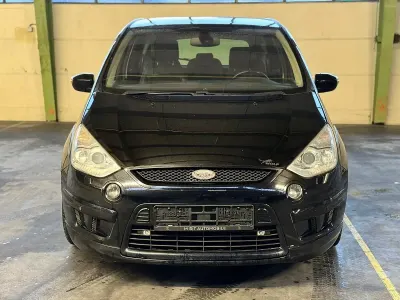 Begagnad Ford S-MAX Sport 220 HK (161 kW) 2007 Svart Minibuss
