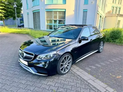 Używany Mercedes E300 AMG 231 KM (169 kW) 2015 Czarny Sedan/Limuzyna