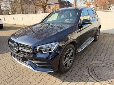 Używany Mercedes GLC400d AMG line 330 KM (242 kW) 2022 Niebieski SUV