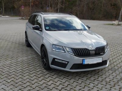 Grau Gebraucht 2017 Skoda Octavia RS Kombi | 18.400 € (Fairer Preis)