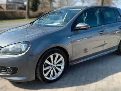 Gebraucht VW Golf VI Comfortline 122 PS (89 kW) 2011 Grau Kleinwagen
