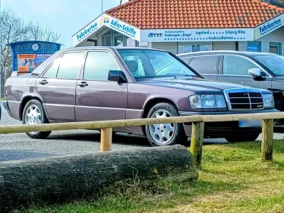 Brugt Mercedes 190 122 HK (89 kW) 1991 Lilla Sedan