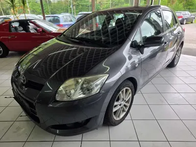 Gebraucht Toyota Auris Life 101 PS (74 kW) 2009 Grey metallic Kleinwagen