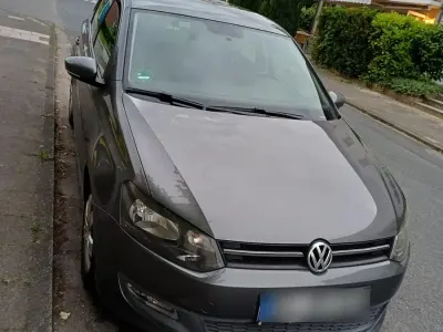 Gebraucht VW Polo 60 PS (44 kW) 2010 Grau Kleinwagen