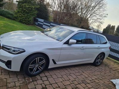 Gebraucht BMW 530 Performance 286 PS (210 kW) 2022 Weiß Kombi