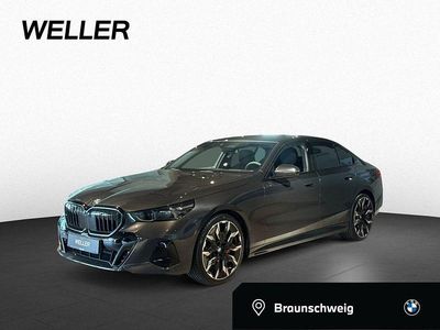 Neu BMW 540 M Sport 303 PS (222 kW) 2026 Sophistograu brillanteffekt (grau) Limousine