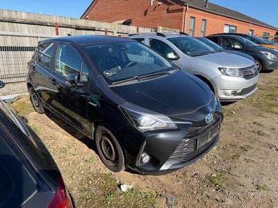 Usata Toyota Yaris Hybrid Basis 75 CV (55 kW) 2019 Berlina