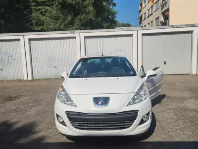 Gebraucht Peugeot 207 CC 112 PS (82 kW) 2013 Weiß Cabrio