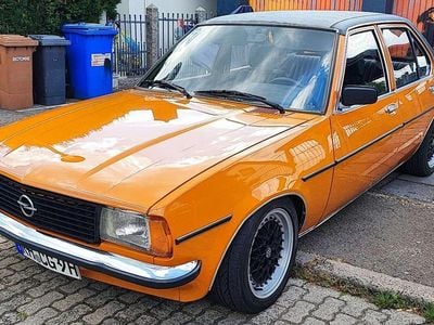Gelb Gebraucht 1979 Opel Ascona Limousine | 13.999 €