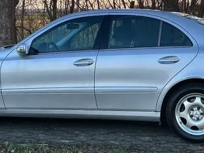Używany Mercedes E200