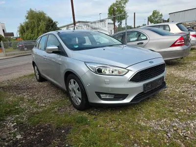 Gebraucht Ford Focus 105 PS (77 kW) 2015 Silber Kombi