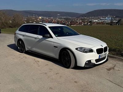 Gebraucht BMW 530 Sport Line 258 PS (189 kW) 2016 Weiß Kombi