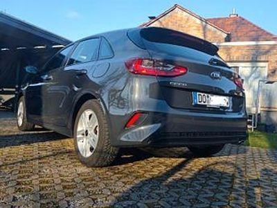 Second-hand Kia Ceed Vision 99 CP (72 kW) 2019 Gri Hatchback