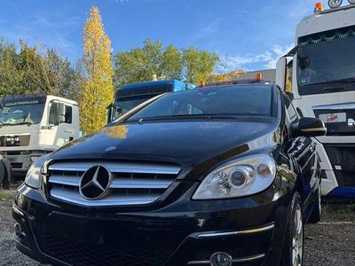 Mercedes B200