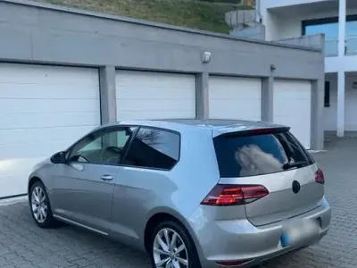 Gebraucht VW Golf VII Highline 122 PS (89 kW) 2013 Silber Limousine